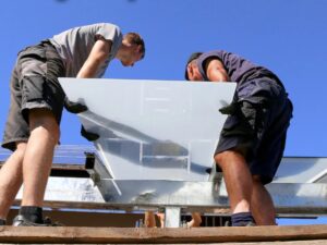 lap dat tam lop polycarbonate