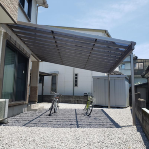 Tấm lợp lấy sáng polycarbonate skylight Nam Việt Plastic cho không gian Home Garden đẳng cấp 4 Mái che ngoài trời